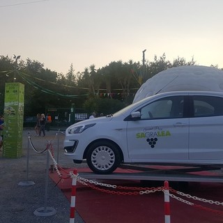 Passa la fortuna e le fa vincere l'auto alla lotteria di Sagralea, la storia di Alda e Marina