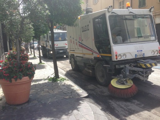 Asfalti ad Alassio e la città va nel Caos: Galtieri "Nessuna programmazione" Asfalti ad Alassio e la città va nel Caos: Galtieri "Nessuna programmazione"