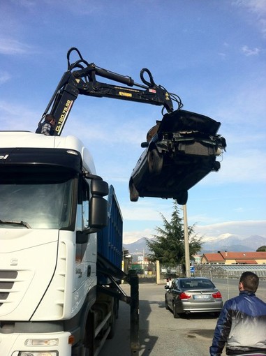 Ritiro e demolizione auto Ritiro e demolizione auto