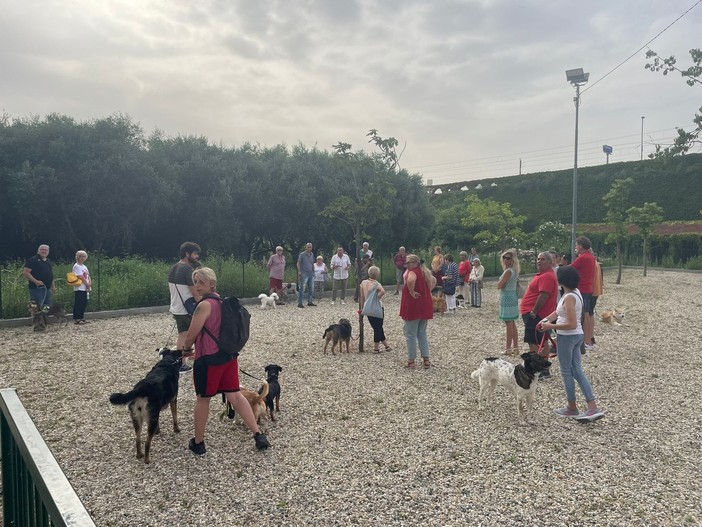 Albisola, inaugurata la nuova area canina di via Mariconi Albisola, inaugurata la nuova area canina di via Mariconi
