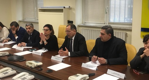 Il ministro Paola De Micheli a Savona: "Il governo pronto a intervenire in somma urgenza sulle fragilità del territorio ligure" Il ministro Paola De Micheli a Savona: "Il governo pronto a intervenire in somma urgenza sulle fragilità del territorio ligure"