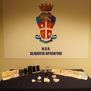 Maxi-centrale dello spaccio smantellata a Loano: in manette due persone