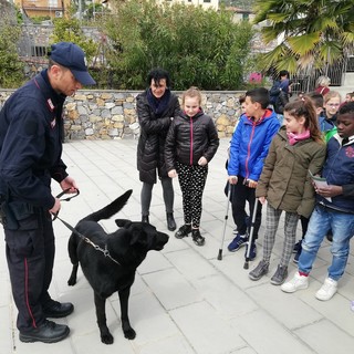 Andora, incontro degli alunni delle scuole primarie con le forze di polizia locali