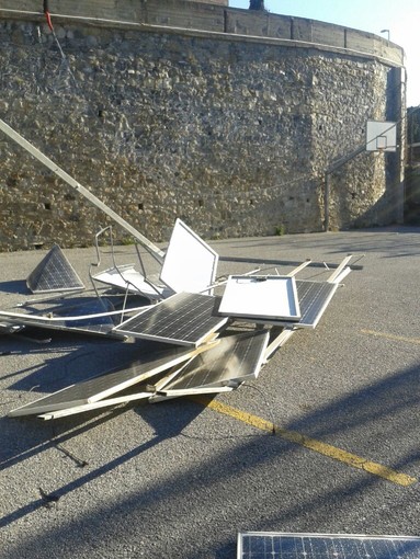 Ad Alassio danni a causa del vento: scuole di via Neghelli chiuse