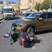 Albissola, scontro tra auto e scooter sull’Aurelia: centauro in codice giallo, traffico in tilt Albissola, scontro tra auto e scooter sull’Aurelia: centauro in codice giallo, traffico in tilt