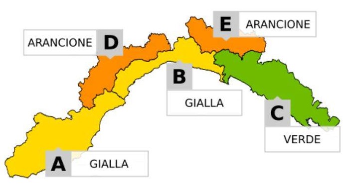 Scatta l'allerta meteo, durerà fino alle 15 di oggi, neve già a partire da ieri sera Scatta l'allerta meteo, durerà fino alle 15 di oggi, neve già a partire da ieri sera