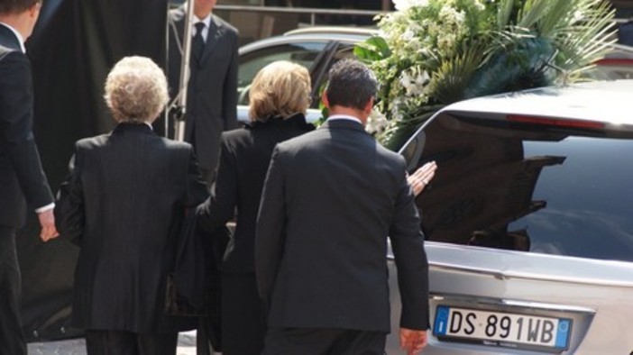 L'ultimo saluto e Pietro Ferrero (le foto)