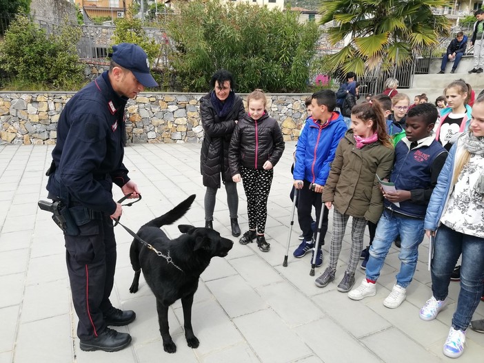 Andora, incontro degli alunni delle scuole primarie con le forze di polizia locali