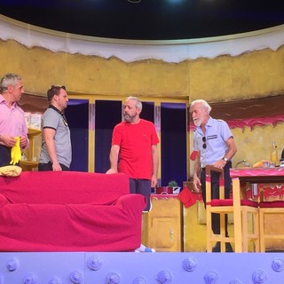 Festival di Verezzi: ancora risate in piazza Sant'Agostino con le disavventure dei "Casalinghi disperati"