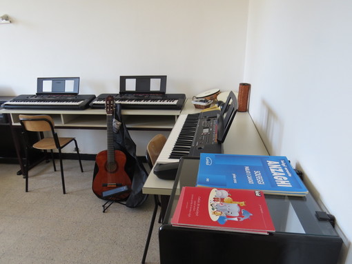 Inaugurata giovedì l'aula di musica delle scuole di Mioglia Inaugurata giovedì l'aula di musica delle scuole di Mioglia