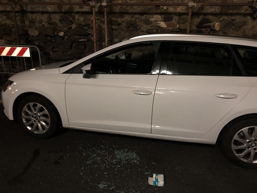 Auto vandalizzate ad Albenga: i carabinieri controllano la videosorveglianza (FOTO)