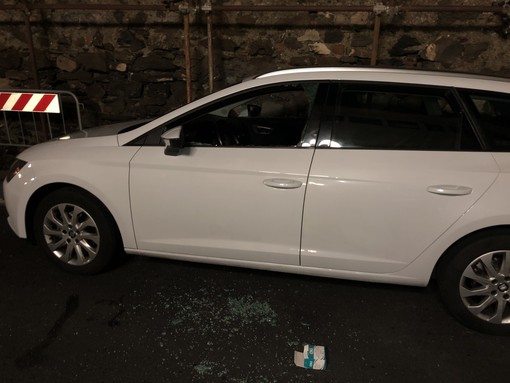 Auto vandalizzate ad Albenga: i carabinieri controllano la videosorveglianza (FOTO) Auto vandalizzate ad Albenga: i carabinieri controllano la videosorveglianza (FOTO)