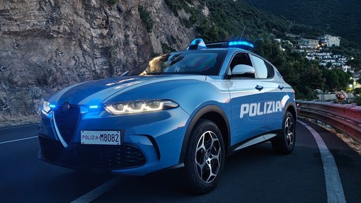 Alassio, ventenne arrestato dopo la fuga: calci e pugni contro i poliziotti