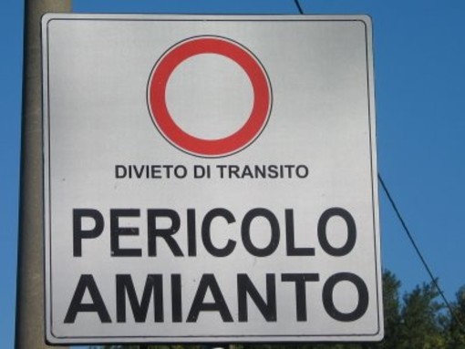 Amianto: la Regione anticipa tre mesi di pensione per i lavoratori esposti Amianto: la Regione anticipa tre mesi di pensione per i lavoratori esposti