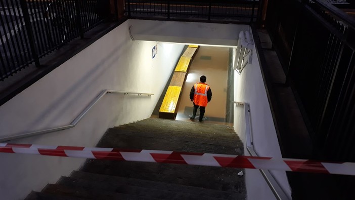 Sottopasso della stazione di San Giuseppe di Cairo allagato
