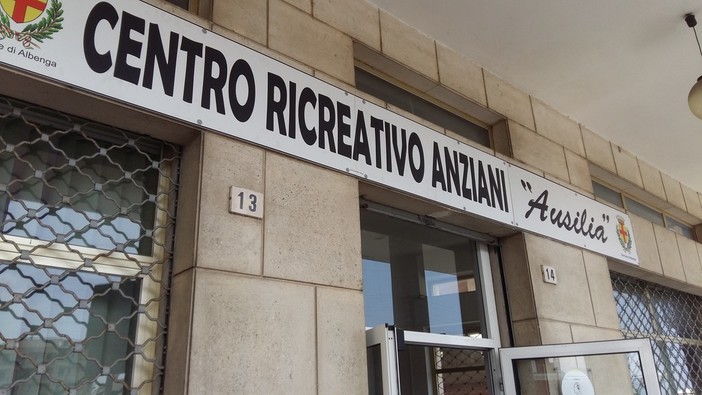 Albenga, il Centro Ricreativo Anziani da oggi si chiama "Ausilia"