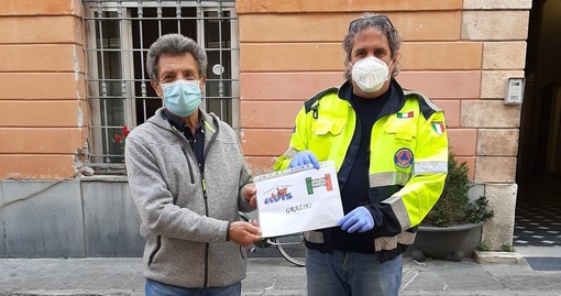 L'Avis Albenga dona pizze e torte a forze dell’ordine, Protezione civile, Croce Rossa e Bianca
