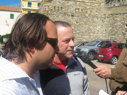 don Luciano Massaferro al suo arrivo a Diano Castello