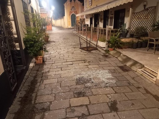 Danneggiamenti in un locale di Varazze, il gruppo misto: "Si percepisce un’atmosfera di lassismo generalizzato"