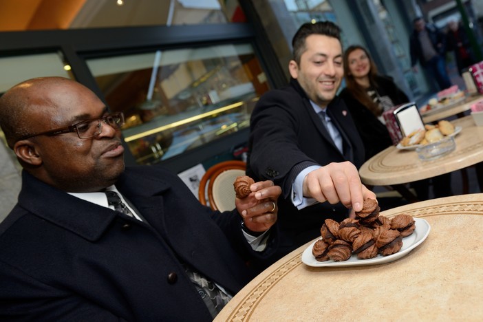 Expo 2015 : incontro in “cucina” tra Alassio-Liguria e Zimbabwe grazie ai giovani maitre e chef del “Giancardi” di Alassio