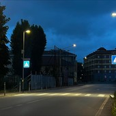 Cairo, acceso il primo attraversamento "smart" a San Giuseppe:  più sicurezza con la tecnologia luminosa