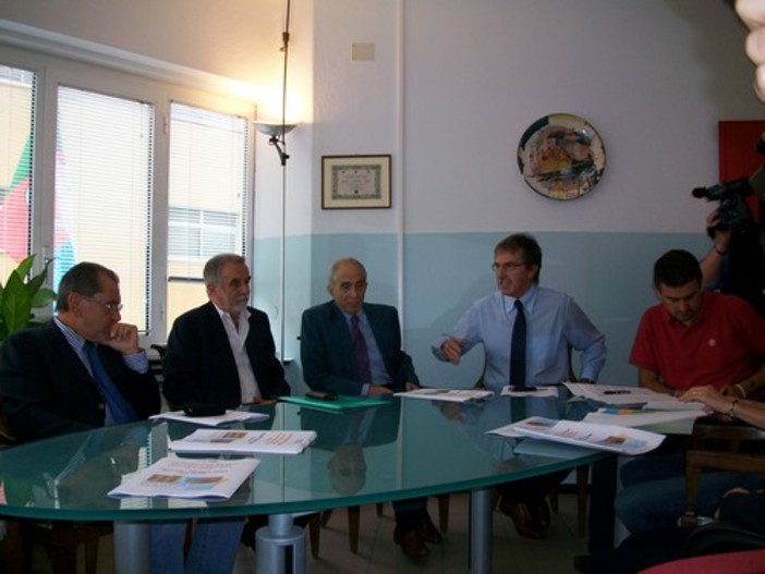 Savona:De Mari-Asl insieme per sostenere l&#039;Asl (le foto Savona:De Mari-Asl insieme per sostenere l&#039;Asl (le foto