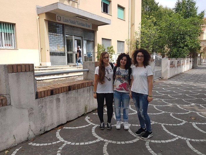 Maturità 2017, terza prova: le impressioni dei ragazzi del Liceo Giordano Bruno Maturità 2017, terza prova: le impressioni dei ragazzi del Liceo Giordano Bruno