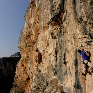 Giorgio Delfino chiude la sua esperienza di chiodatore: in eredità due nuove falesie nel Finalese Giorgio Delfino chiude la sua esperienza di chiodatore: in eredità due nuove falesie nel Finalese