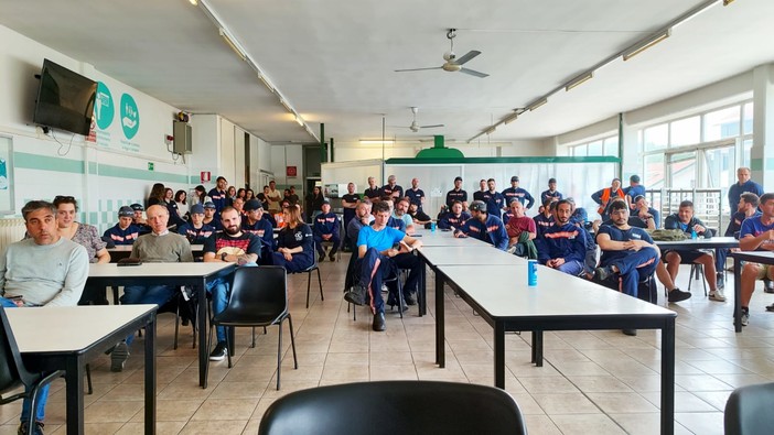 Verallia, assemblea sindacale a Dego: chiesta la disponibilità a sostenere i colleghi di Carcare