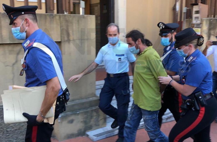 Alberto Grosso condotto in carcere dai Carabinieri di Imperia Alberto Grosso condotto in carcere dai Carabinieri di Imperia