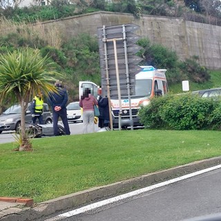 Scontro tra auto e moto a Savona: soccorsi mobilitati, un ferito al San Paolo (FOTO)