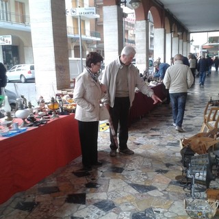 Loano: torna il mercatino dell'antiquariato