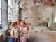 Albenga, i bambini dell’asilo nido comunale in gita estiva alla scoperta del Centro Storico