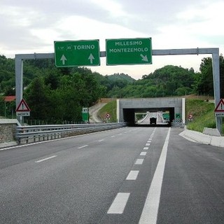 A6, avviata la demolizione del viadotto tra Niella Tanaro e Mondovì: possibili code nei weekend