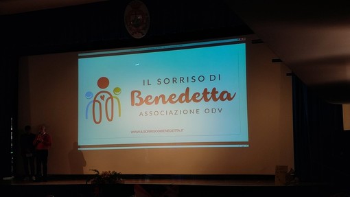 "Insieme per Benedetta", Pietra Ligure risponde: teatro quasi esaurito per l’evento solidale
