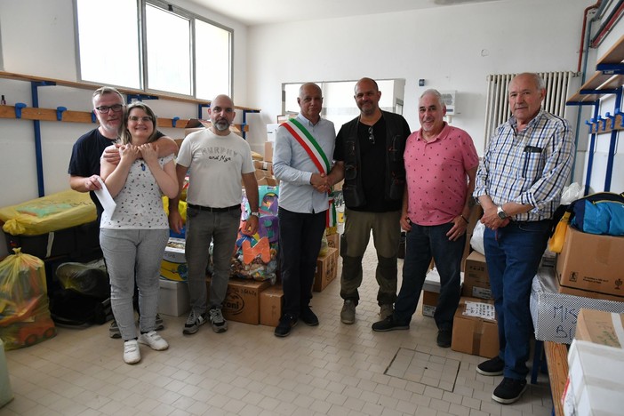 Consegnato un "carico di solidarietà" per i bambini dell'Emilia Romagna, l'iniziativa partita da Cosseria (FOTO)