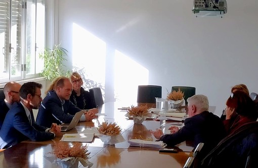 Andora: il sindaco incontra Rivieracqua per parlare di fatturazione su consumi reali e di manutenzione ai sottoservizi Andora: il sindaco incontra Rivieracqua per parlare di fatturazione su consumi reali e di manutenzione ai sottoservizi