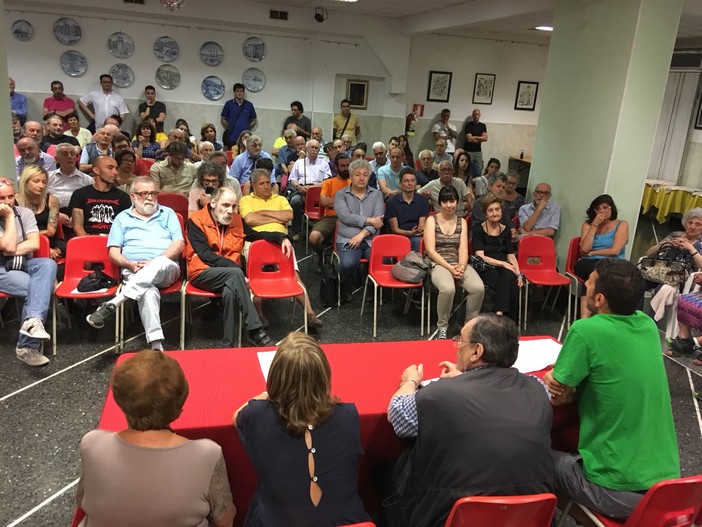 Savona, assemblea cittadina contro Casapound a Villapiana: “Ricompattiamoci respingendoli, per colmare il vuoto che si è creato” Savona, assemblea cittadina contro Casapound a Villapiana: “Ricompattiamoci respingendoli, per colmare il vuoto che si è creato”