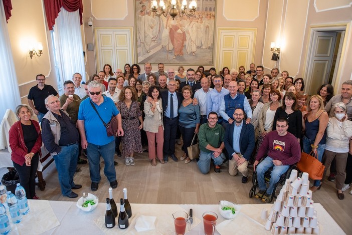 Alassio, meritata pensione per il dirigente Alfredo Silvestri che lascia il Comune dopo quasi vent'anni Alassio, meritata pensione per il dirigente Alfredo Silvestri che lascia il Comune dopo quasi vent'anni