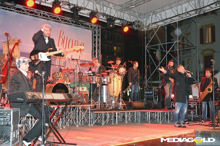 Alassio, parte con il botto la prima tappa del tour 2016 di Paolo Belli e la Big Band