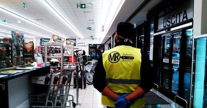 Coronavirus, firmato il Decreto: ecco le attività produttive che potranno lavorare da domani Coronavirus, firmato il Decreto: ecco le attività produttive che potranno lavorare da domani