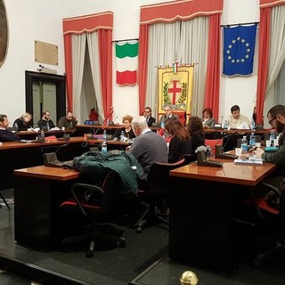 Acqua pubblica ad Albenga, approvata la gestione di Ponente Acque: "Questo la causa della caduta dell'amministrazione Guarnieri?"