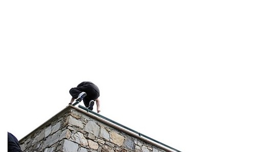 Savona: saltano da un tetto all'altro, fermati a Cadibona