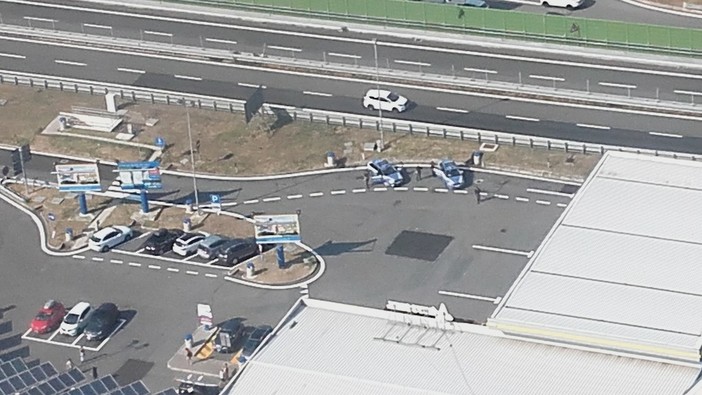 La Polizia Stradale della Liguria controlla dall'alto il traffico autostradale dei weekend (VIDEO) La Polizia Stradale della Liguria controlla dall'alto il traffico autostradale dei weekend (VIDEO)