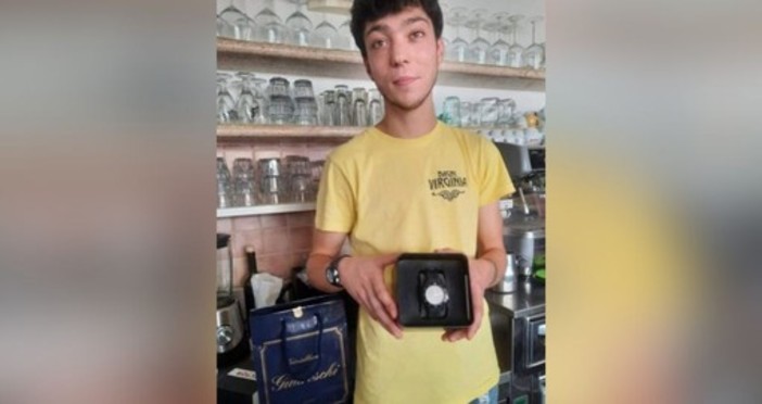 Giovane si allontana da Verzi, Andrea ritorna a casa