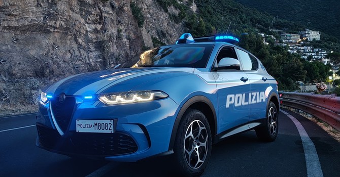 Alassio, ventenne arrestato dopo la fuga: calci e pugni contro i poliziotti