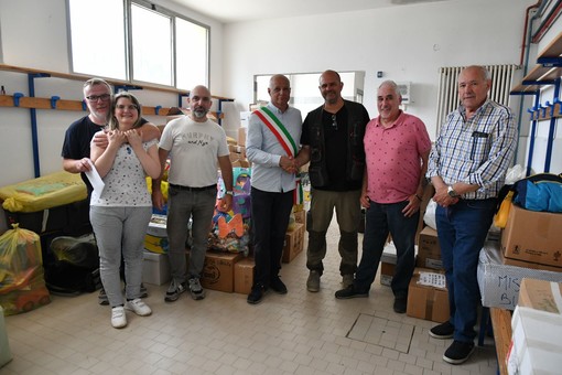 Consegnato un "carico di solidarietà" per i bambini dell'Emilia Romagna, l'iniziativa partita da Cosseria (FOTO)