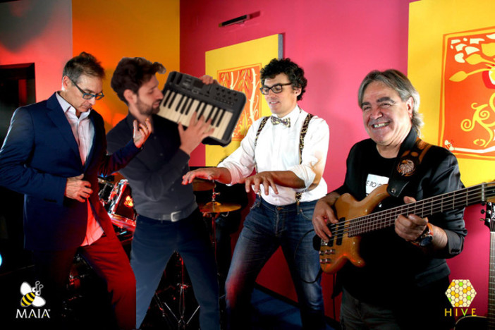 Domani sera gli Ars Populi presentano il loro show "Cervelli in fuga" a Imperia