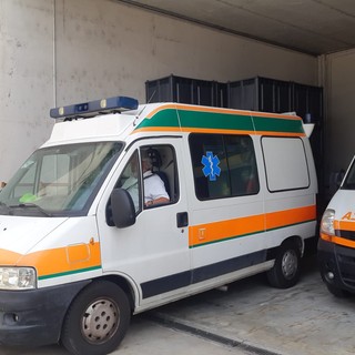 Anche Albisola fa sentire la sua vicinanza all'Ucraina: la Croce Verde dona un'ambulanza