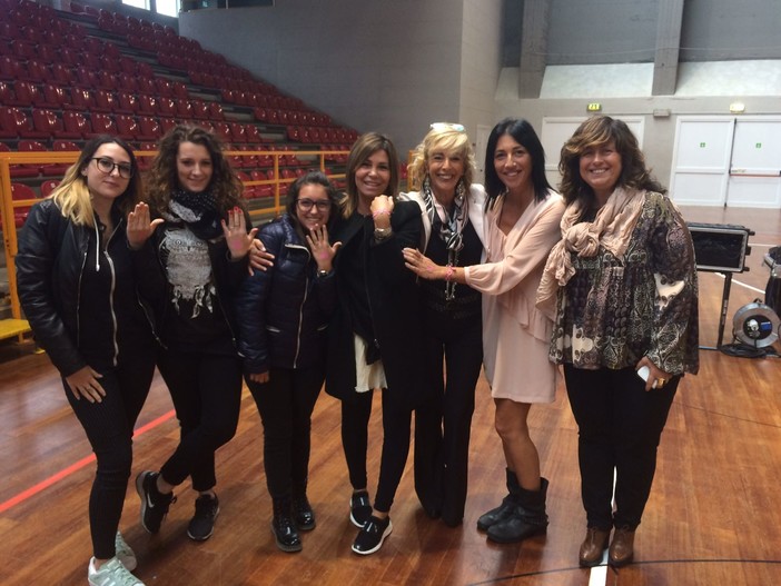 Alassio si tinge di rosa: la senologa Faedda incontra le scuole Alassio si tinge di rosa: la senologa Faedda incontra le scuole